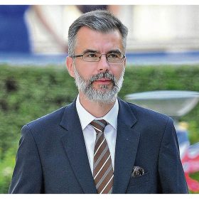 РАЗГОВОР СА ИСТОРИЧАРЕМ МР ДЕЈАНОМ РИСТИЋЕМ О МИТОВИМА, ШАРЛАТАНСТВУ И НАУЦИ