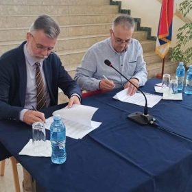 Успостављена сарадња Музеја жртава геноцида и установа културе у Владичином Хану и Сурдулици