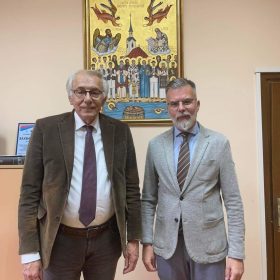 др Мирослав Перишић у посети Музеју жртава геноцида