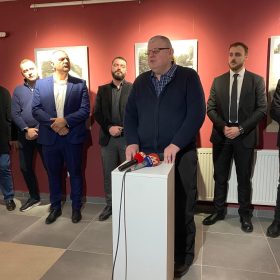 У Косовској Митровици отворена ауторска изложба др Ненада Антонијевића, музејског саветника у Музеју жртава геноцида, под називом ,,ПРЕЋУТАНИ ЗЛОЧИН: Зверства албанских квислинга над Србима и Јеврејима на Косову и Метохији у Другом светском рату“