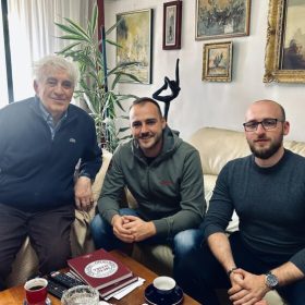 Господин Шпиро Соломун поклонио вредну архивску грађу Музеју жртава геноцида