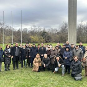 Делегација Градског удружења бивших логораша Другог светског рата и њихових потомака из Бања Луке посетила Спомен-подручје ,,Јајинци“